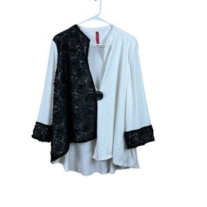 IC Collection‎ Connie K Asymmetrical Jacket 1X Black White Modern Art Button